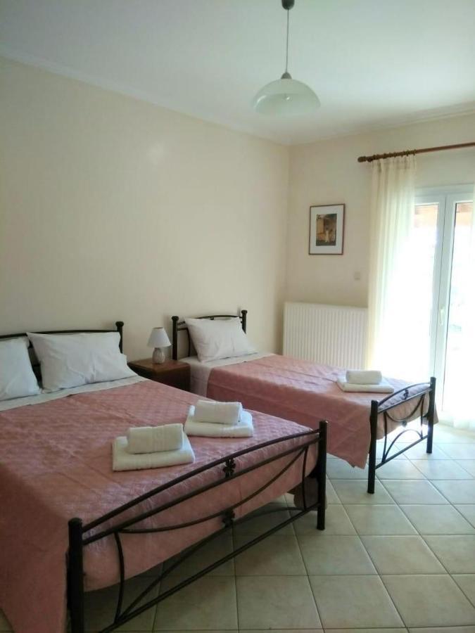 Lonelia'S Family Homes Lefkimi Extérieur photo
