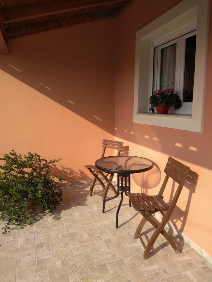 Lonelia'S Family Homes Lefkimi Extérieur photo